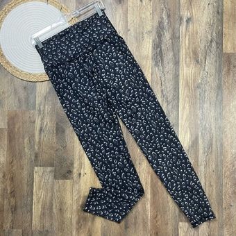 Old Navy Elevate Leggings Gray Animal Print Womens XS Inseam 30​ - $22 -  From Mya