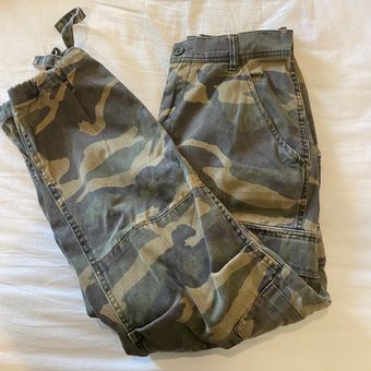 Brandy Melville Piper Camo Cargo Pants 