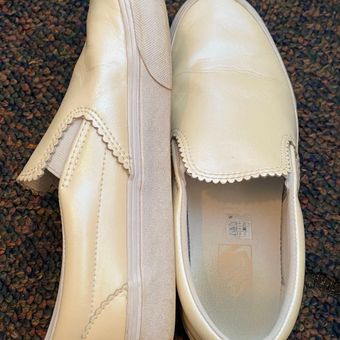 Vans Pearly with scallops Size 11 - $25 (64% Off Retail) - From Stephanie بصمة الزواج Vans Pearly with scallops Size 11 - $25 (64% Off Retail) - From Stephanie بصمة الزواج