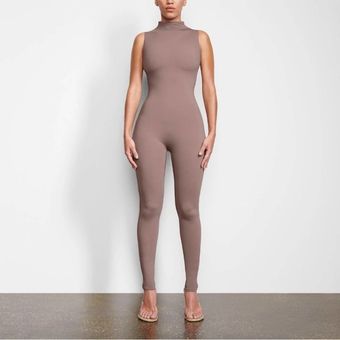 SKIMS All In One Mock Neck Sleeveless Onesie in Umber Size XL - $175 New  With Tags - From Bae