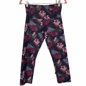 Lorna Jane Women's Black Maroon Floral Athletic Crop Leggings Size Small -  $30 - From Savannah