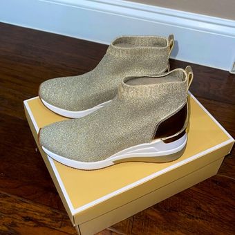 Michael Kors Skyler Bootie Metallic 5.5 undefined - $150 New With Tags - From Guadalupe