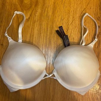 Victoria's Secret Bombshell Bra White Size 32 C - $26 (48% Off Retail) -  From kaili