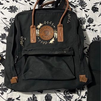 Fjällräven Fjallraven Kanken No. 2 Backpack - Custom Hand Embroidery - Boho  Bespoke Black - $225 - From Jhulia