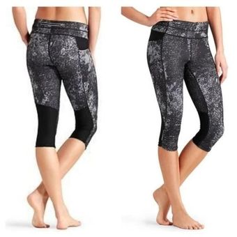 Athleta Splatter Black & White Be Free Knicker Cropped Athletic