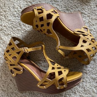 Dollhouse wedges sales