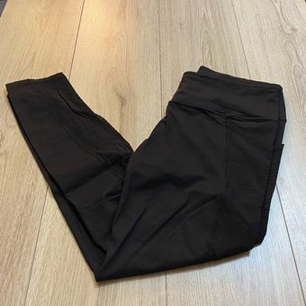 Victoria's Secret Sport knockout cell phone pocket leggings in black size  small.