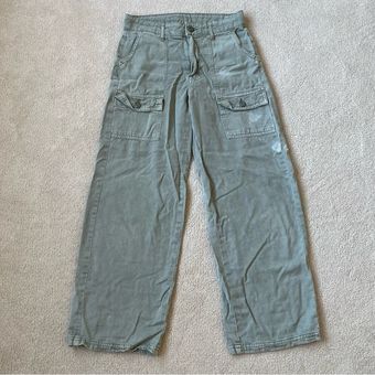 American Eagle cargo pants Size 0 - $10 - From Shelly