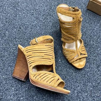 VINCE CAMUTO Womens Shoes 3 Stacked Heel Ankle Strap Leather Sandal Sz 7.5  M