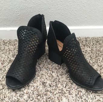 qupid booties black