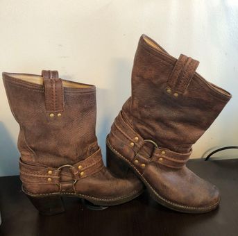 Frye carmen store