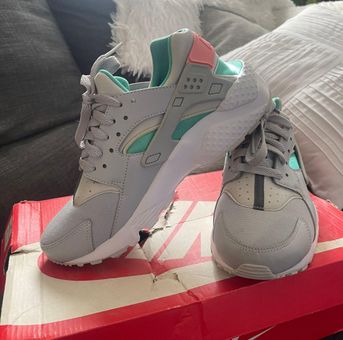 Nike Huarache Sneakers Multiple Size 5.5 - $50 - From Marcie