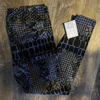 LuLaRoe tc2 leggings animal print new with tag Size undefined