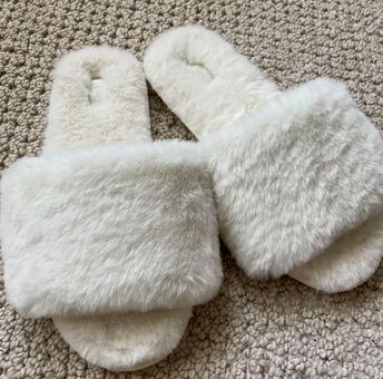 SKIMS The Slide White Slippers Faux Fur 35 Size 5.5 - $45 (30% Off