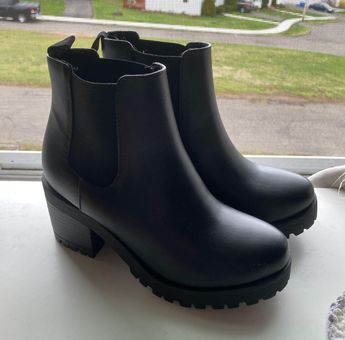 Tilly s Black Boots Size 5.5 13 74 Off Retail From Irene