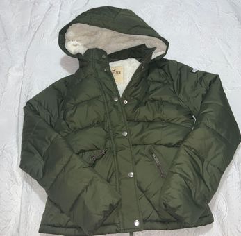 Hollister Green Sherpa Lined Puffer Jacket Size M - $45 (50% Off Retail) -  From Daisy