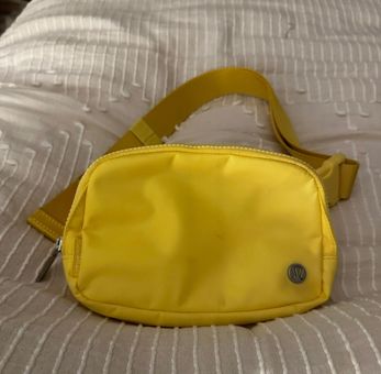 Lululemon Everywhere Belt Bag 1L (Honey Lemon) 