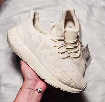 Women's adidas swift sales run tan