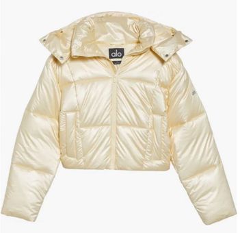 Alo Yoga Pearlized Pristine Crop Puffer Jacket Tan Size M - $375