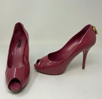 Louis Vuitton open toe heels in purple patent leather with padlock