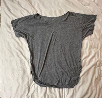 Uniqlo AIRism Seamless Boat Neck Short-Sleeve T-Shirt Gray Size XS - $15  (25% Off Retail) - From Katie