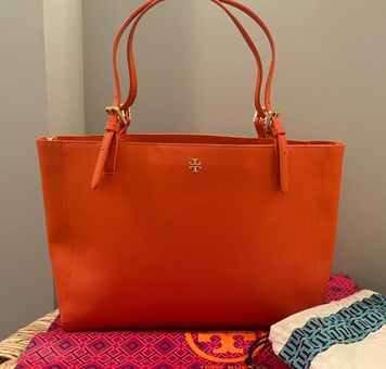 Tory Burch Robinson tote, Women's Fashion, Bags & Wallets, Shoulder Bags on  Carousell