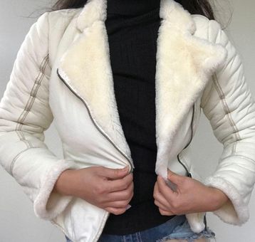 Minst jacht Arthur United Colors Of Benetton Faux fur Off-White Cropped Jacket White Size XXS  - $32 (78% Off Retail) - From Julie