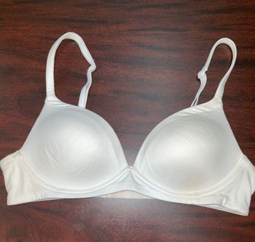 Victoria's Secret Body By Victoria No Wire Bra Size 32B White - $4