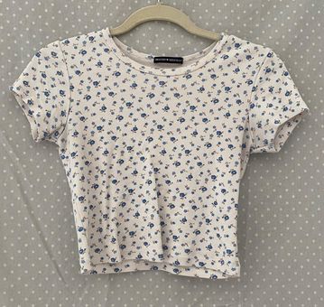 Brandy Melville Floral Blue Ashlyn Tee White 45 54 Off Retail From Mia Brandy Melville Floral Blue Ashlyn Tee White 45 54 Off Retail From Mia