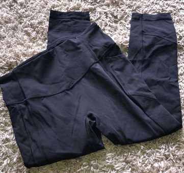 Lululemon Athletica black Capri leggings size 10 has pockets