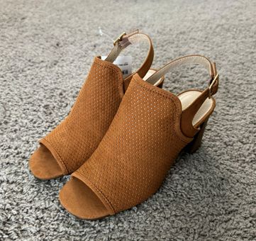 Cognac open store toe heels