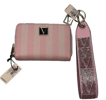 Shop this beautiful 🤩 purse 👛 by Victoria's Secret … 200ghs each. . Value  for money 💯 . Shop now | Instagram