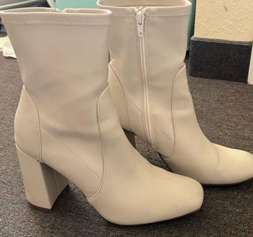 A new deals day white boots