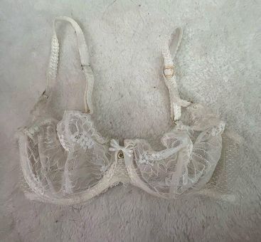 Chantelle lace bra Size undefined - $13 - From Sam