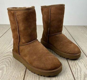 UGG Classic II Genuine Shearling Lined Short Boot US5 Chestnut