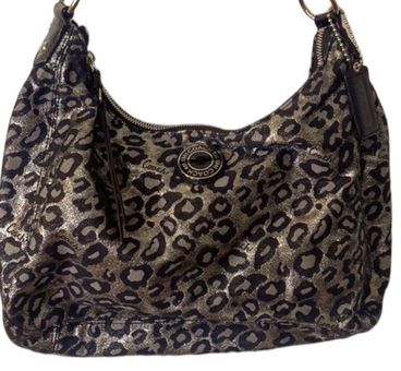 Melissa with the Mariella in metallic leopard. #hobobags