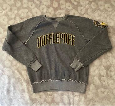 Harry Potter Hufflepuff Universal Studios Pullover Size Medium Gray