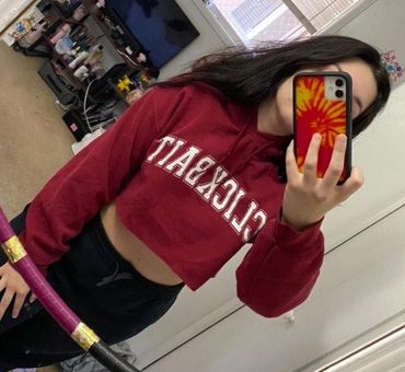 Cropped hot sale clickbait hoodie