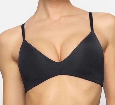 SKIMS - WIRELESS FORM T-SHIRT DEMI BRA, Women's Fashion