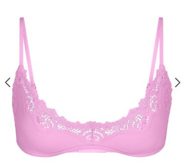 SKIMS NWOT Scoop Neck Lace Bralette in Petal Pink - $50 - From Mia