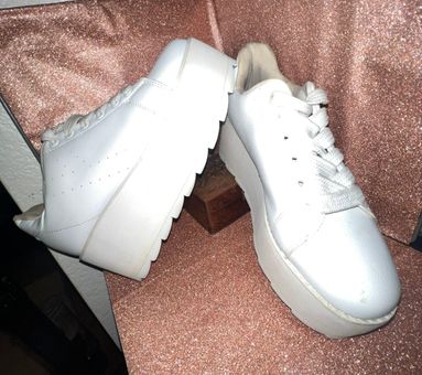 Yru white platform on sale sneakers