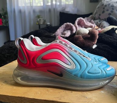 nike air max 720 pink and blue