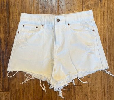 BDG Girlfriend High Rise White Denim Short Size 28 - $28 (59% Off