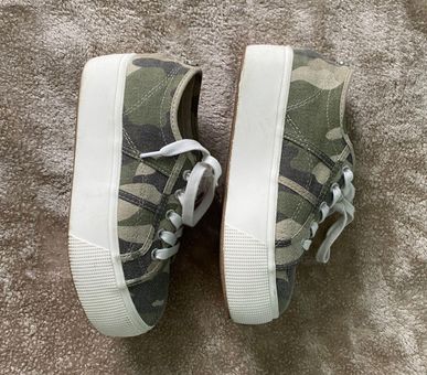 steve madden camo platform