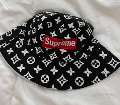 White Graphic Supreme Fisherman Bucket Hat Vintage Unisex - $40