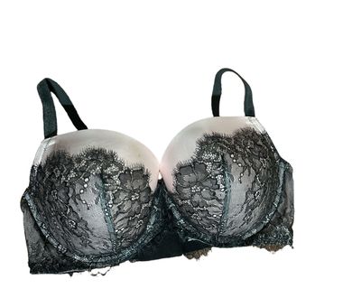 Victoria's Secret Absolutely stunning Dream Angels Lined Demi bra, size 36DD.  bra with black and pale pink lace Good Condition Multiple - $20 - From  Tiffany