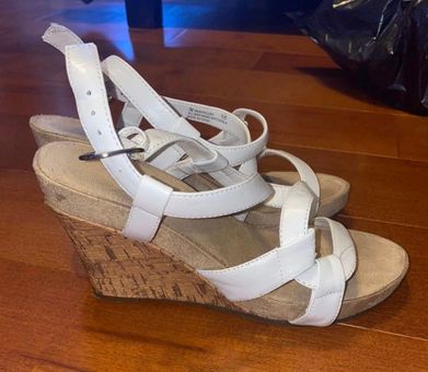 White wedges store size 7