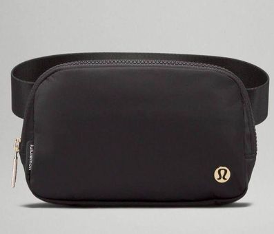 Lululemon Everywhere Belt Bag Black Adjustable Crossbody Purse Authentic  NEW