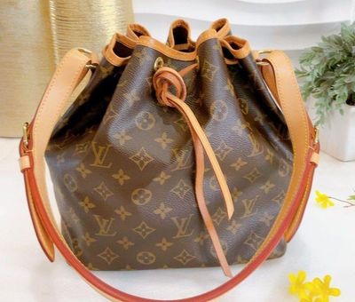 LOUIS VUITTON Authentic Noe Monogram Shoulder Bag 