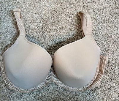 Nordstrom 34DDD Bra. Excellent pre-owned condition. Nude color